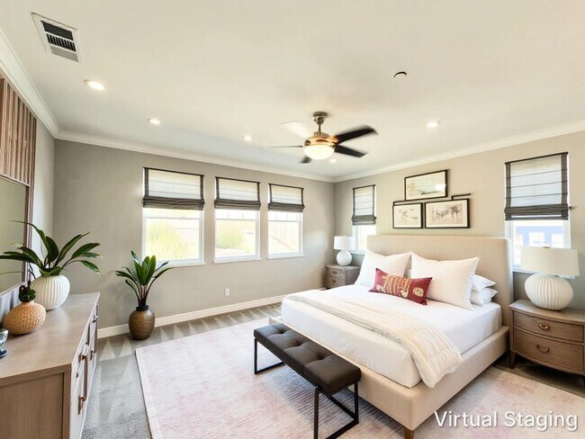 Building Photo - Spacious 5 bedroom house