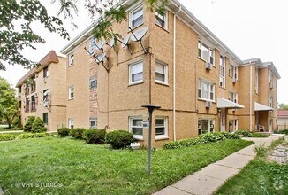 Building Photo - 5482 W Higgins Ave