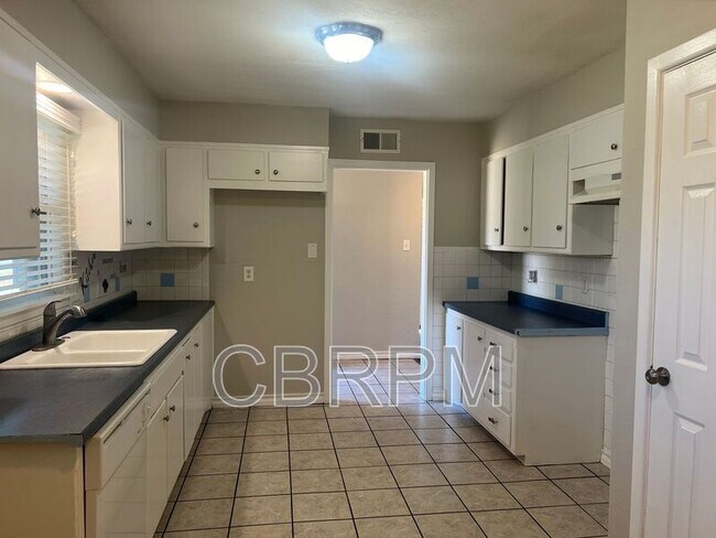 Building Photo - 4805 42nd St