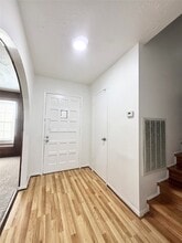 Building Photo - 10423 Kirkshire Dr