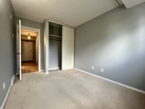 Building Photo - 500 Toledo St