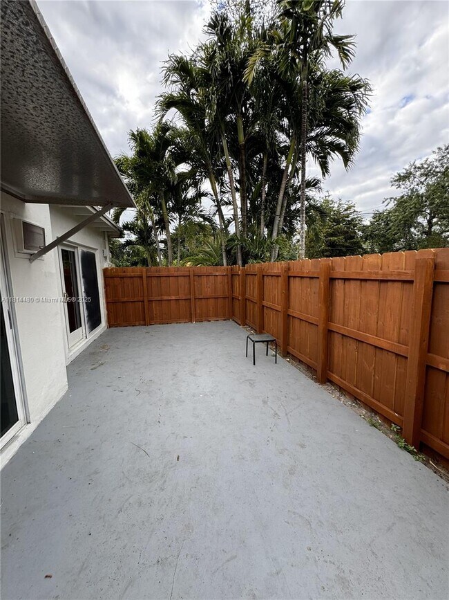 Building Photo - 4071 SW 51st St