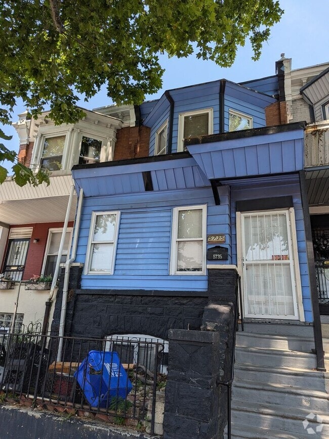 Building Photo - 5735 Chestnut St