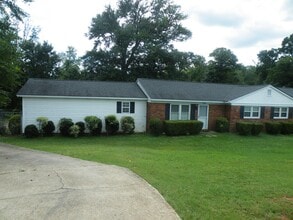 Building Photo - 384 Stallion Rd