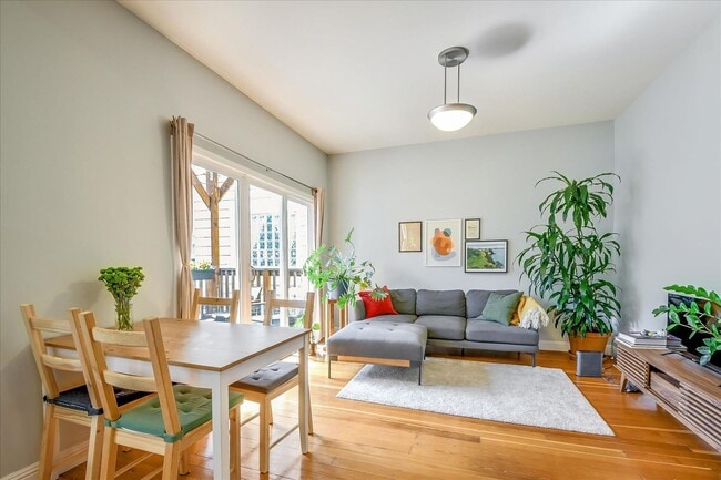 Building Photo - Epic REA - Modern 2 BR/1 BA Condo w/Privat...