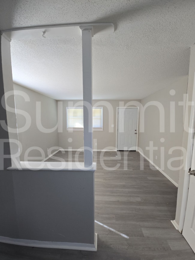 Building Photo - 5707 E 40th St