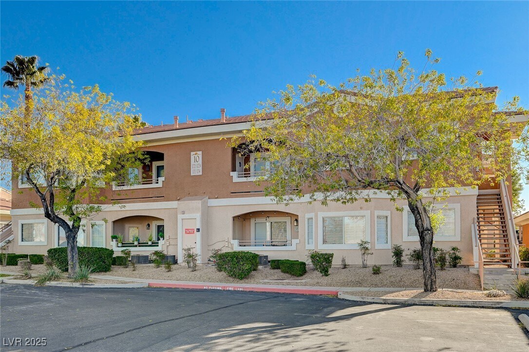 Foto principal - 830 Carnegie St