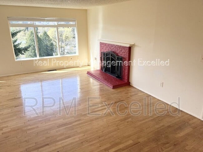 Foto del edificio - 5631 16th Ave SW