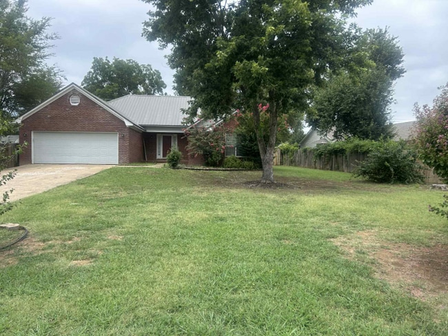 Building Photo - 4002 Sandstone Dr