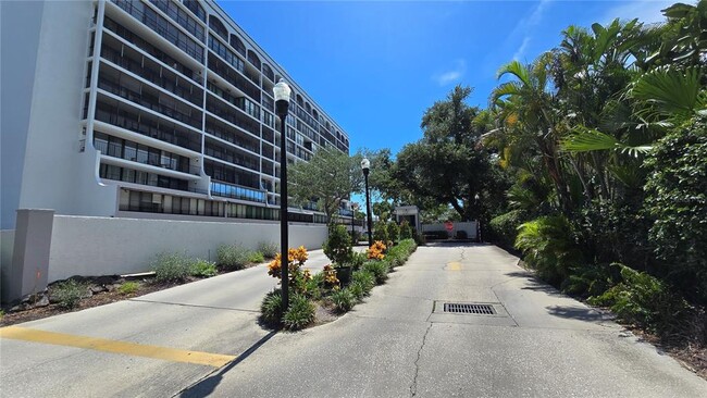 Foto del edificio - 3211 W Swann Ave