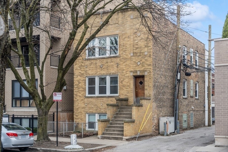 Primary Photo - 1345 W Wrightwood Ave