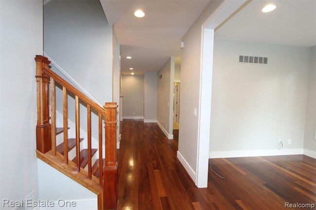 Foto del edificio - 1090 Oakwood Dr