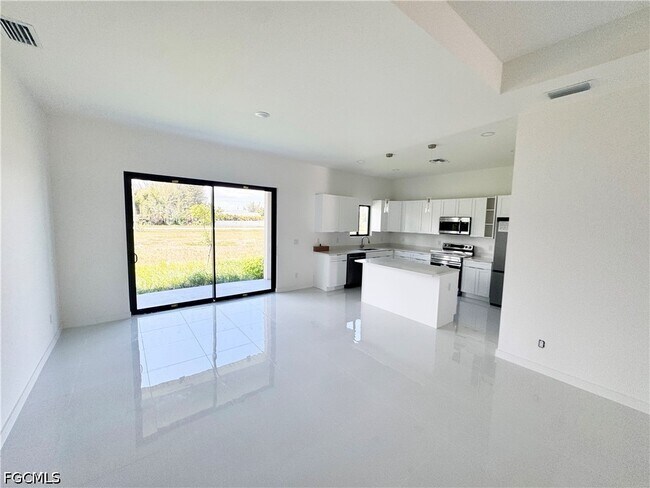 Foto del edificio - 4210 NW 24th Terrace