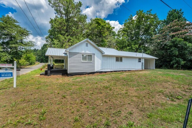 Foto del edificio - Fully Renovated 2BR Home in Dora, AL — Mod...