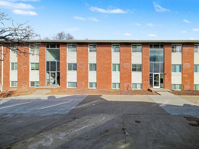 Building Photo - 4422 S 25th St