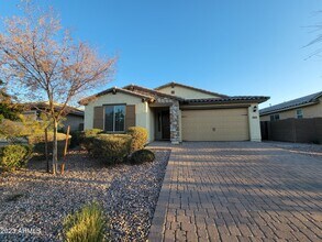 Building Photo - 2671 E Daniel Dr