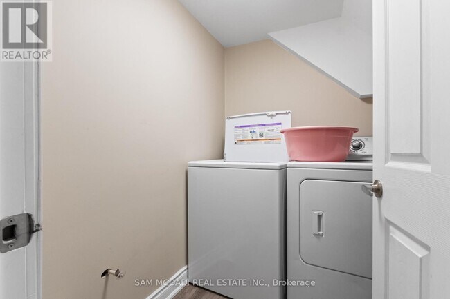 Photo du bâtiment - 1821 Christopher Rd