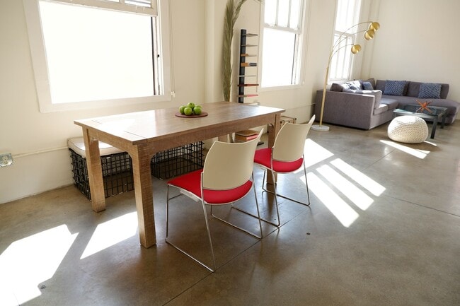 Photo - 738 S Los Angeles St Apartment