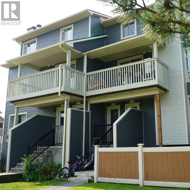 Building Photo - 750 St Andre Dr