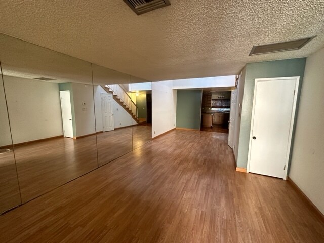 Building Photo - 7301 Lennox Ave