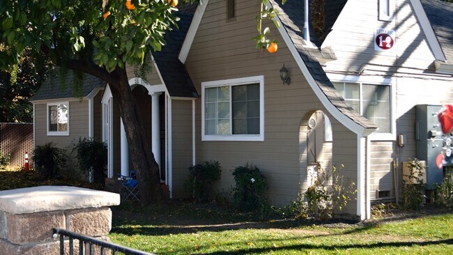 Foto del edificio - 398 Bidwell Place