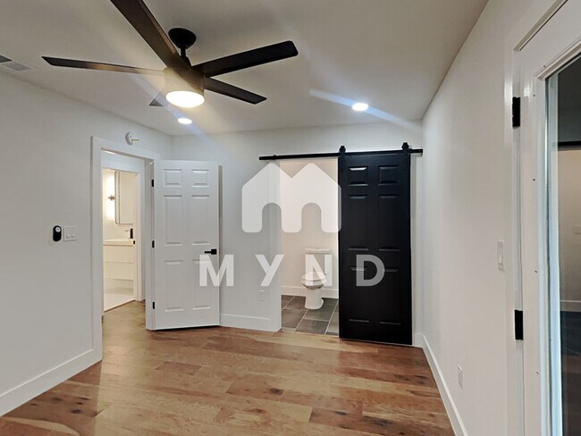 Building Photo - 1603 Rutland Dr Unit B