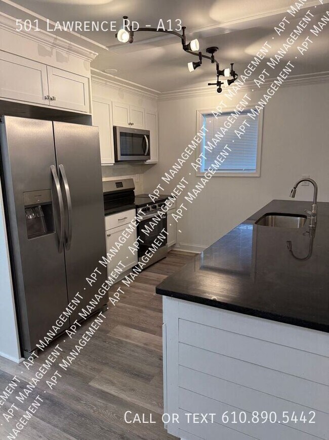 Foto del edificio - 501 Lawrence Rd