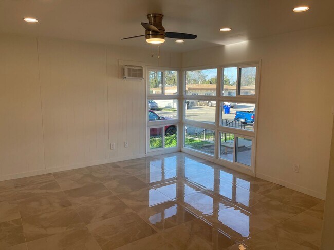 Building Photo - Beautiful Triplex in Clairemont
