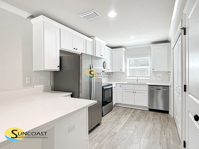 Foto del edificio - 121 Midway Rd