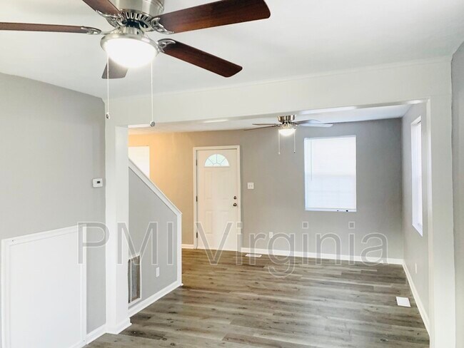 Building Photo - 3105 Brighton St