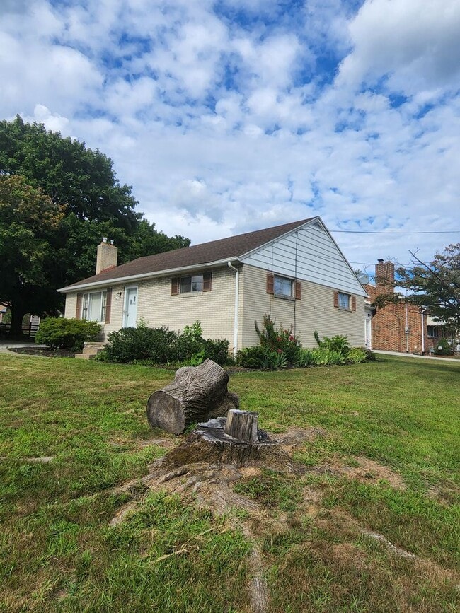 Building Photo - 2 br, 1 bath House - 1901 N. SHERMAN STREET