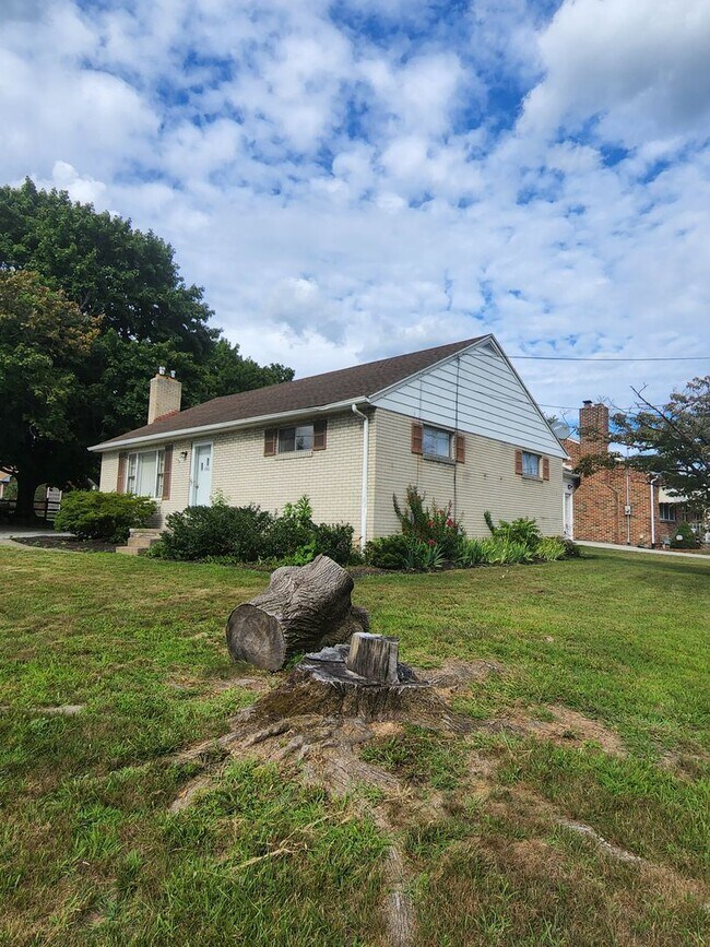 Foto del edificio - 2 br, 1 bath House - 1901 N. SHERMAN STREET