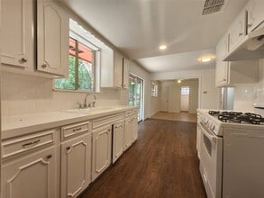 Building Photo - 1602 W Gulf Bank Rd