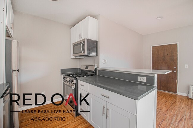 Foto del edificio - 6819 Laurel Canyon Blvd