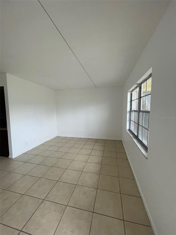 Building Photo - 302 Spg Gdn Ave S