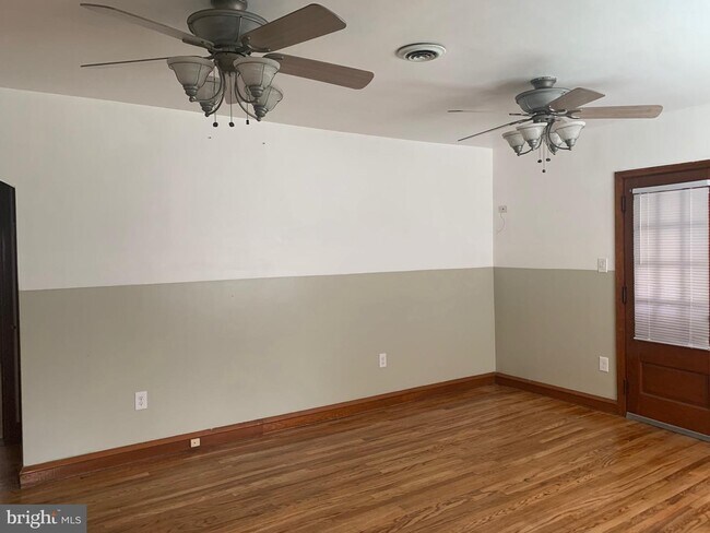 Building Photo - 571 N Egg Harbor Rd