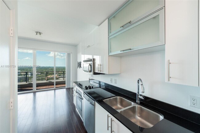 Foto del edificio - 60 SW 13th St