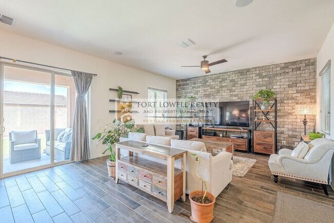 Foto del edificio - COMING SOON! Modern 4 Bedroom Home in Gate...
