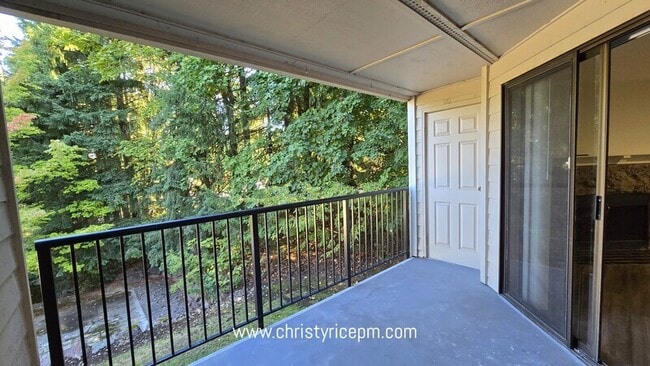 Building Photo - 12515 NE 116th St