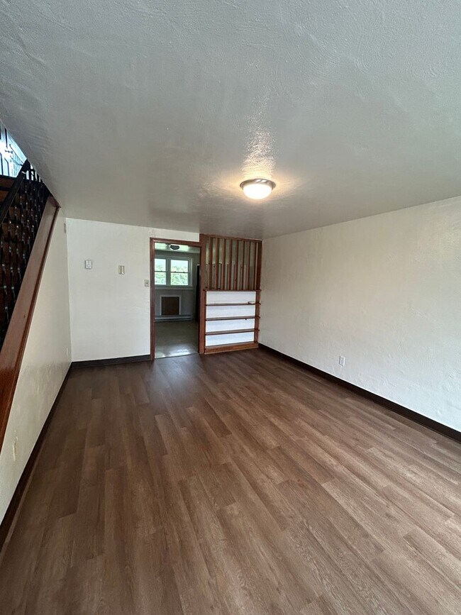 Foto del edificio - 1007-31 Golfview Ave.