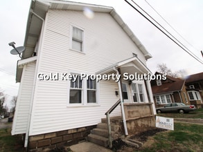 Building Photo - 124 E 21st St