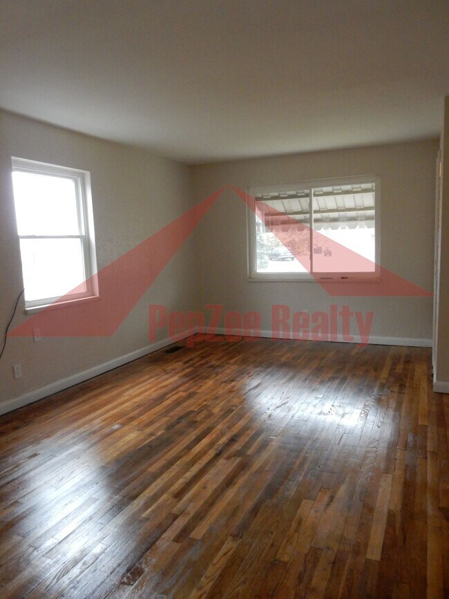 Building Photo - 59 Bennington Dr