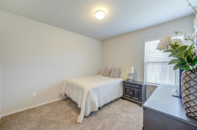 Building Photo - 10110 Pine Trace Village Dr