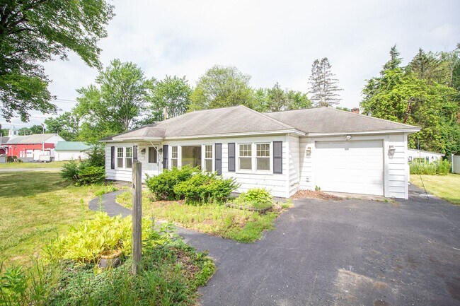 Foto del edificio - Charming Ranch Home In Glenmont