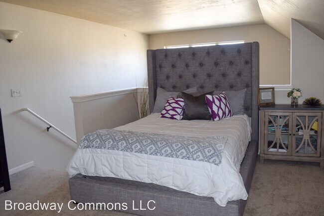 Building Photo - 2 br, 2 bath Apartment - 1900-1916 E Broadway