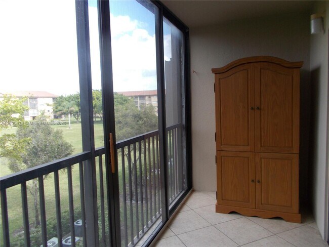 Building Photo - 12551 SW 16th Ct