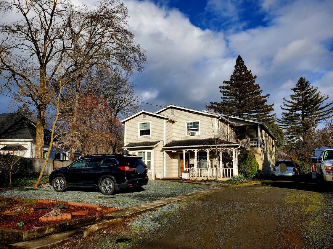 Primary Photo - 791 NW 4th St