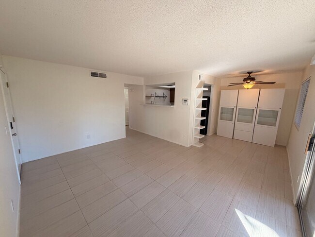 Foto del edificio - Spacious 2Bdm 2Ba Central Tempe Condo with New Floors!