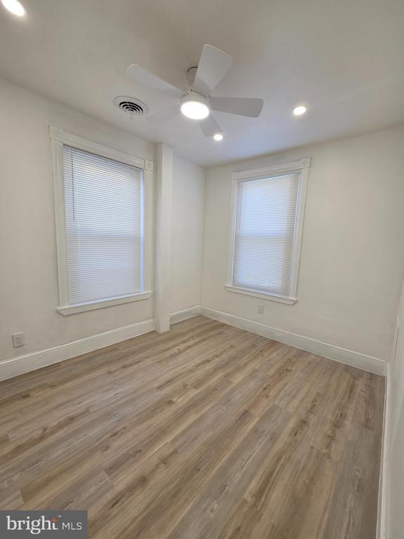 Foto del edificio - 5211 Ridge Ave