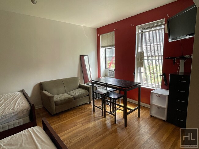 Building Photo - Spacious Studio | East 89th St. Yorkville ...